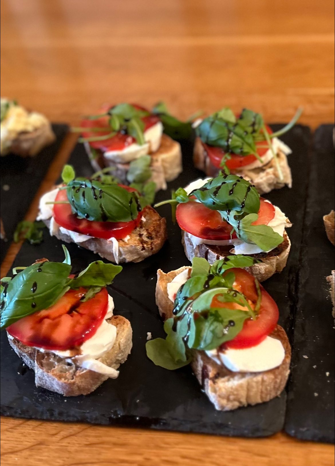 Canapes Page 500164379 1243282591131815 7258540935473067838 n