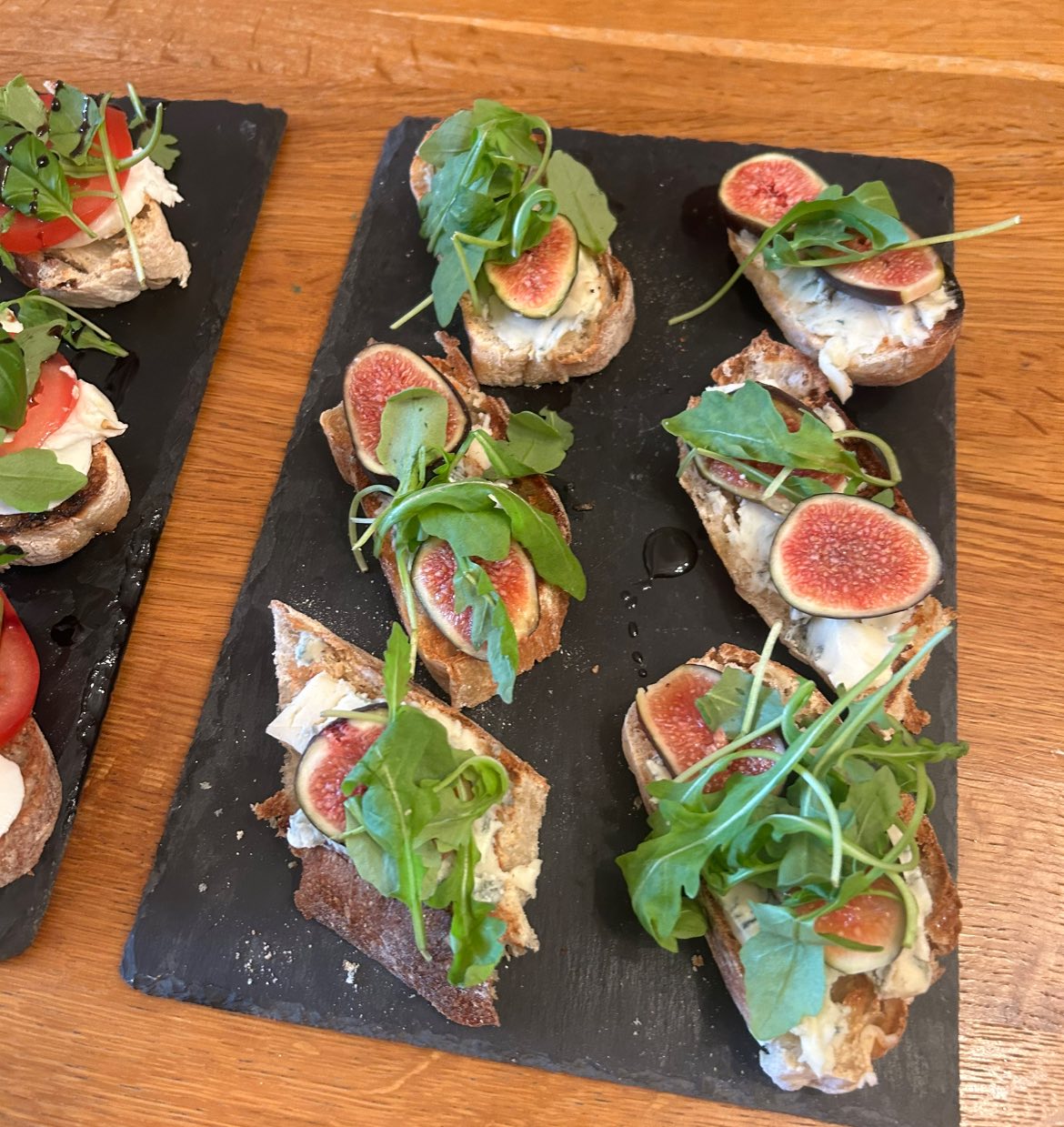 Canapes Page 500418842 1243283084465099 5503354521075827286 n