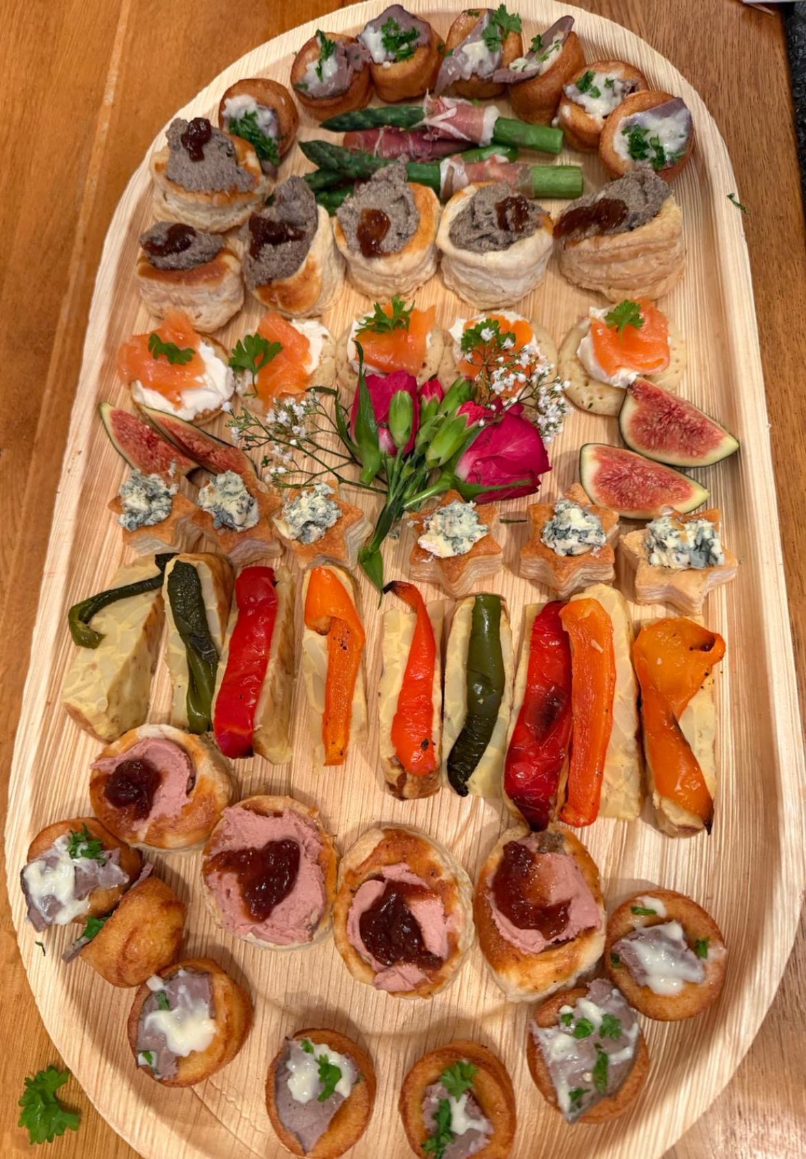 Canapes Page 597864547 1426329269493812 4033229214078112755 n